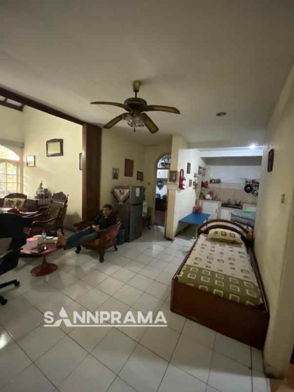 rumah kebayoran lama selatan