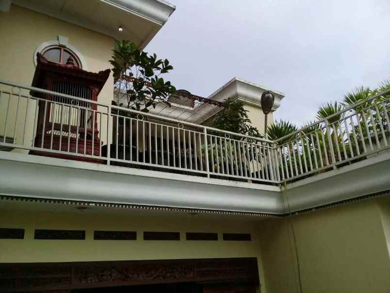 rumah kemang timur