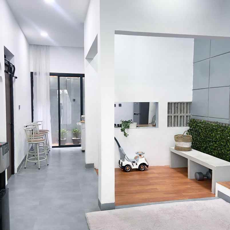 rumah komplek cisaranten one gate system