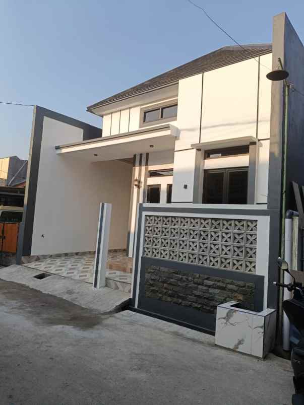 rumah komplek kemang pratama