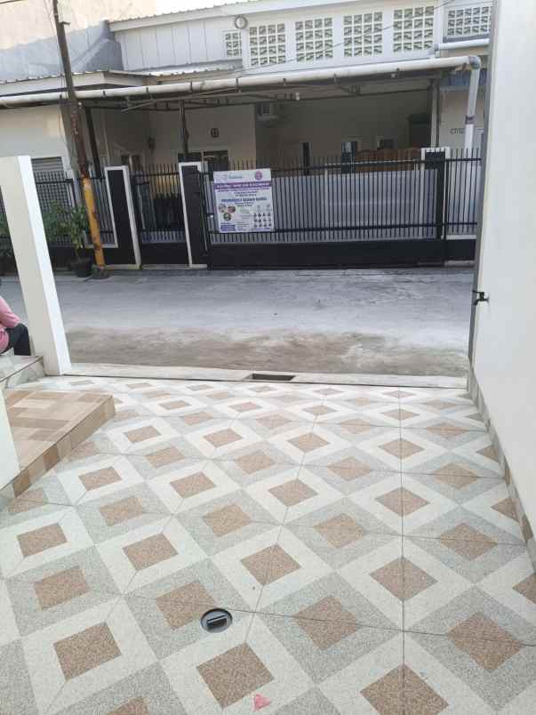rumah komplek kemang pratama