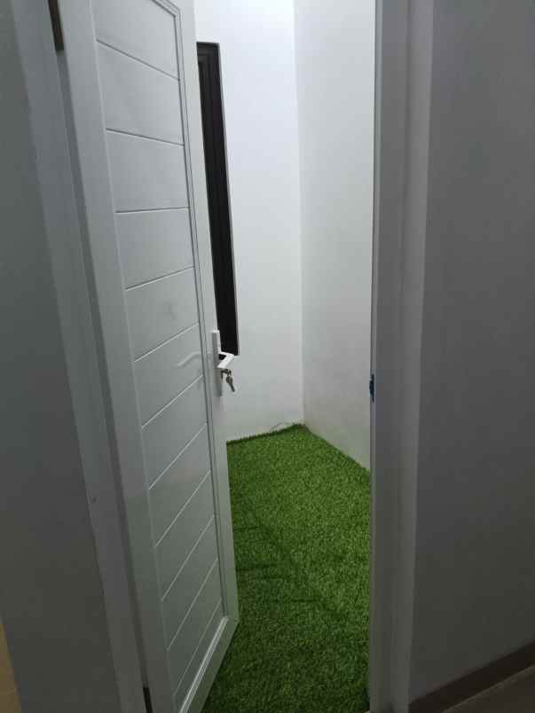 rumah komplek kemang pratama