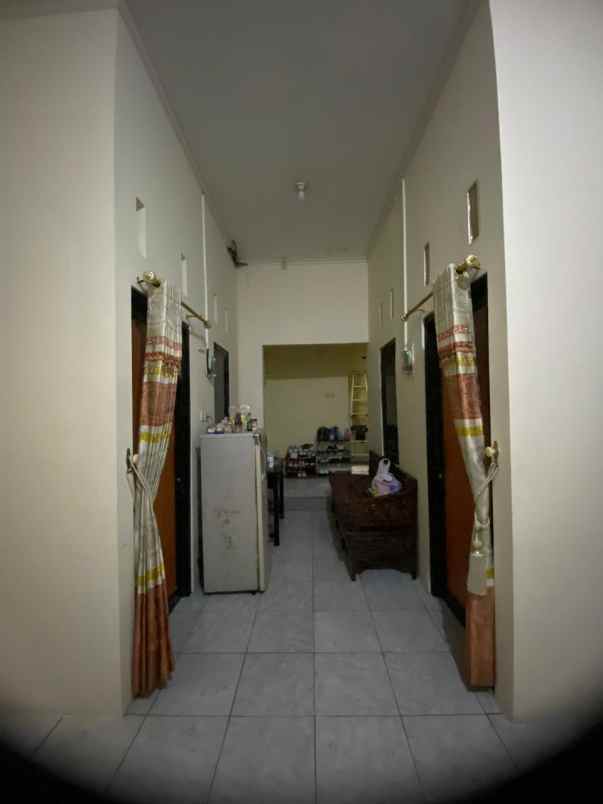 rumah komplex dua lantai siap huni