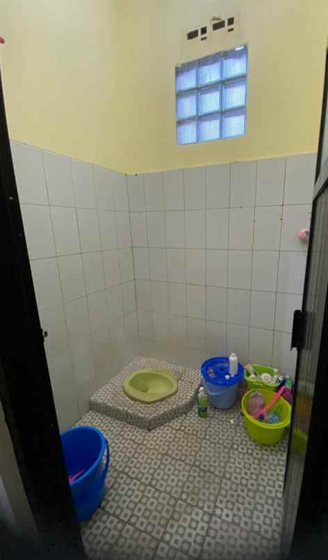 rumah komplex dua lantai siap huni