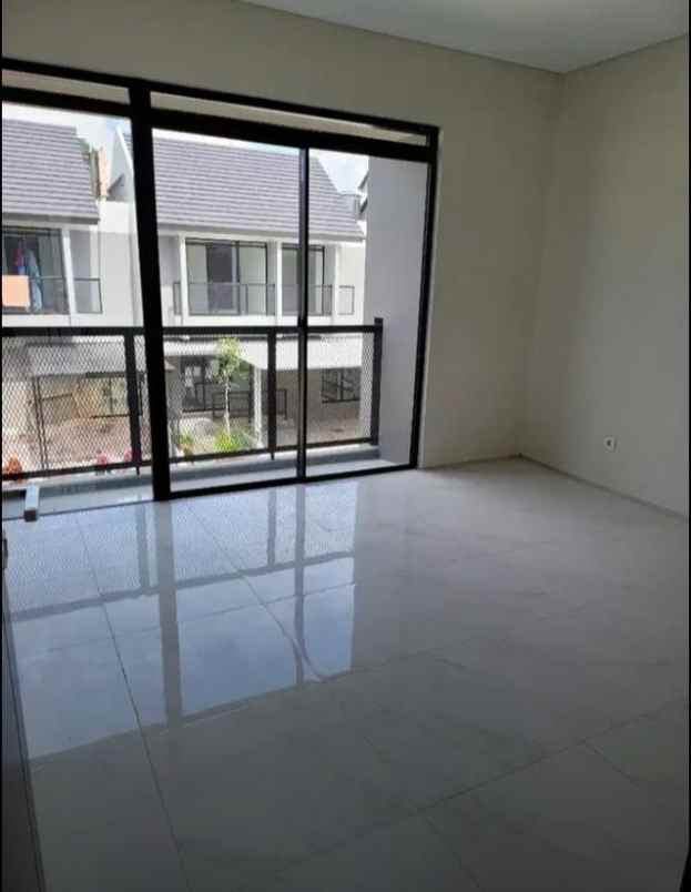 rumah kotabaru parahyangan siap buni