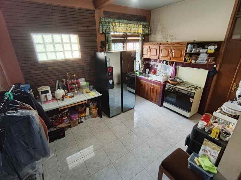 rumah luas dan kosan 20 kamar di kota bandung