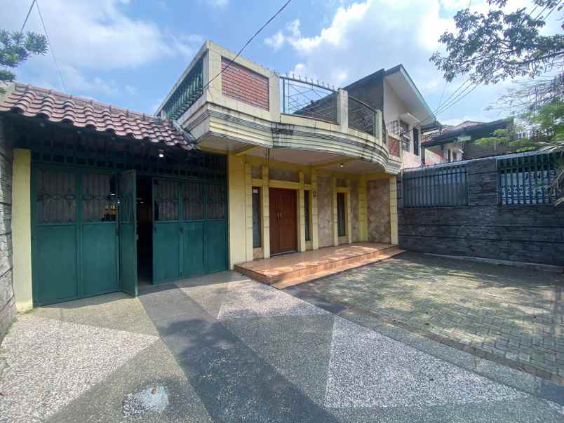rumah luas dan kosan 20 kamar di kota bandung