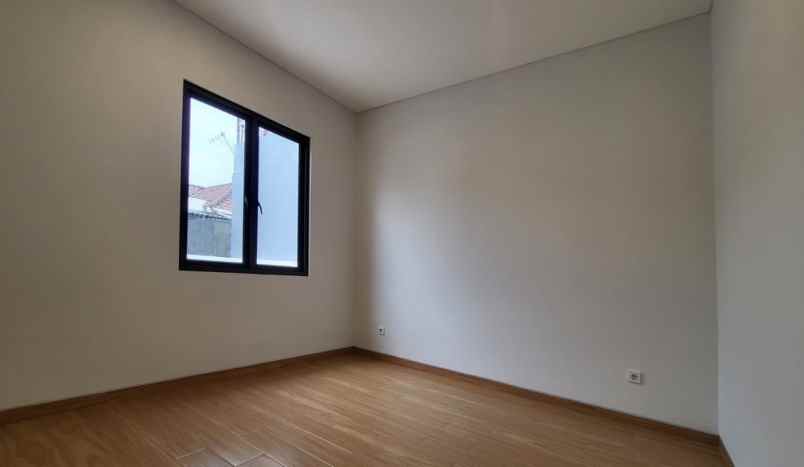 rumah mewah 2 lantai dilegenda wisata cibubur