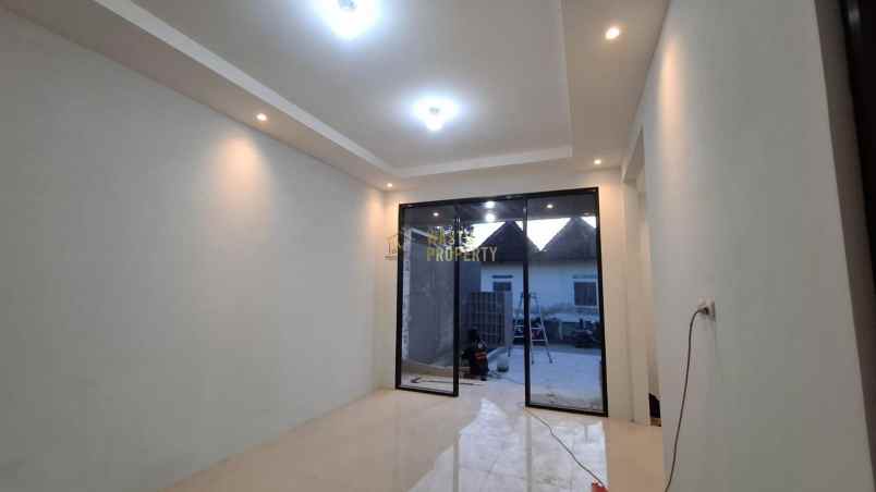 rumah mewah 2 lantai harga terjangkau siap huni 1 unit