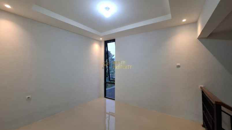 rumah mewah 2 lantai harga terjangkau siap huni 1 unit