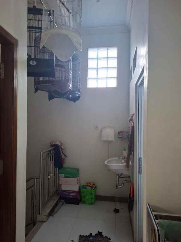 rumah mewah 2 lantai hook banyumanik semarang