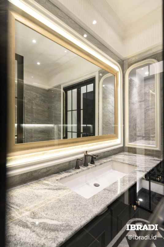 rumah mewah american classic di ciganjur jak sel