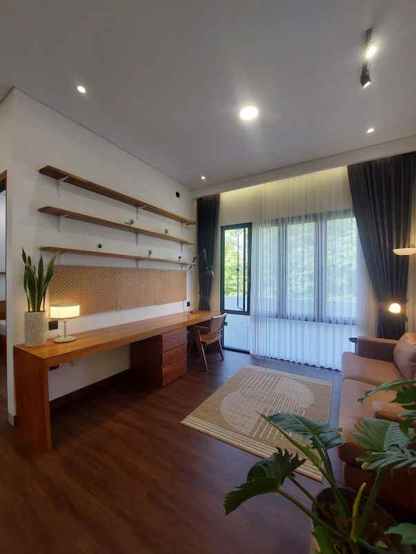 rumah mewah belakang hyatt palagan full furnish