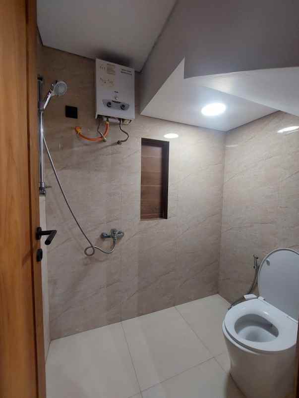 rumah mewah belakang hyatt palagan full furnish