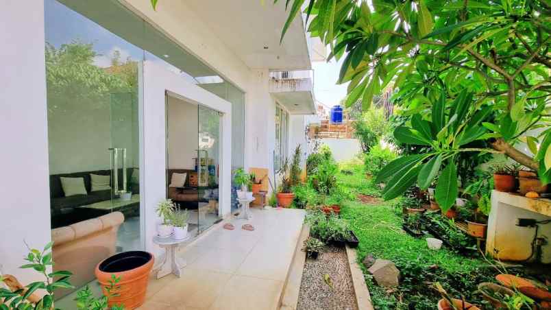 rumah mewah di bukit sari semarang