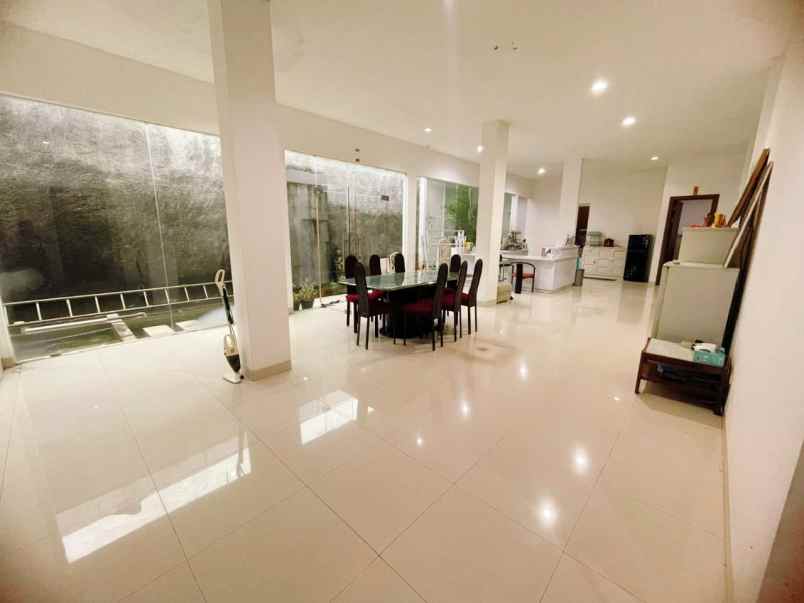 rumah mewah di bukit sari semarang