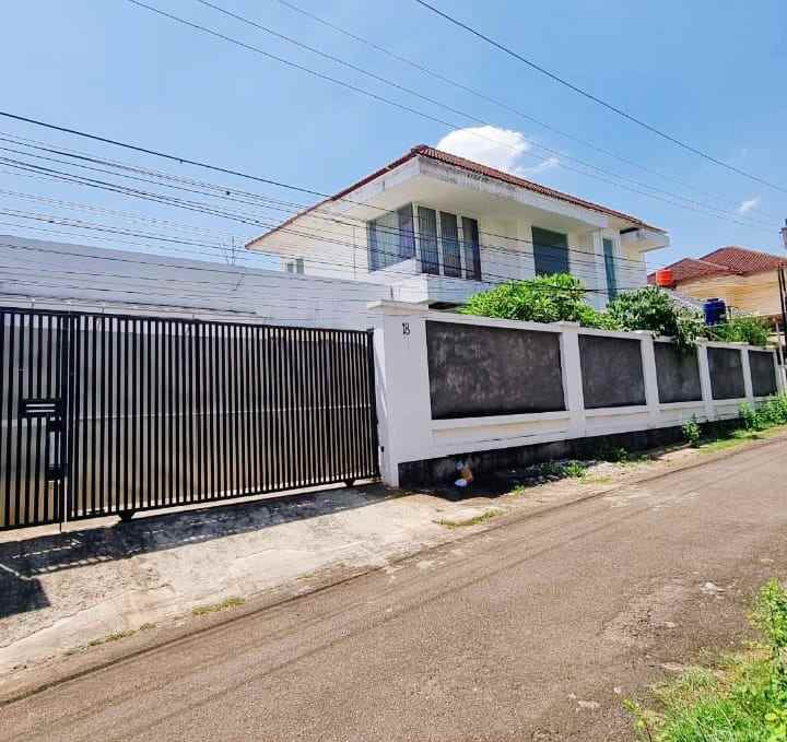 rumah mewah di bukit sari semarang