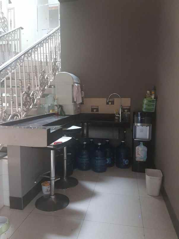 rumah mewah di komplek permata hijau