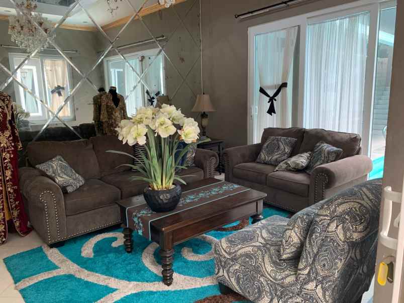 rumah mewah di komplek permata hijau