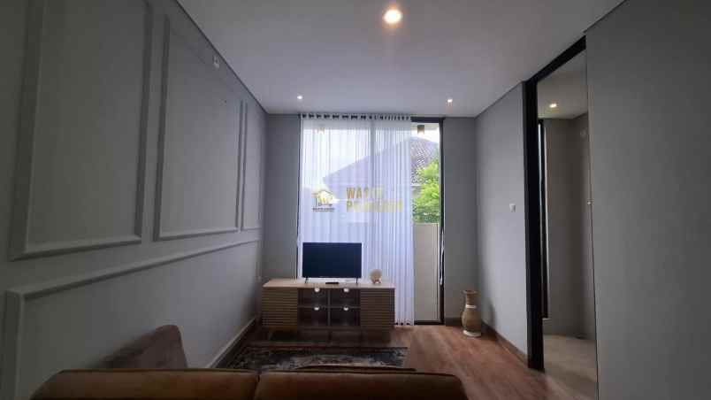 rumah mewah kontemporer maguwoharjo full furnished