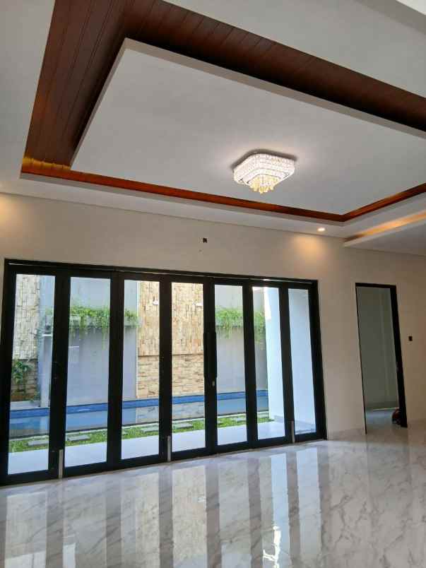 rumah mewah modern design 2 lantai di jakarta selatan