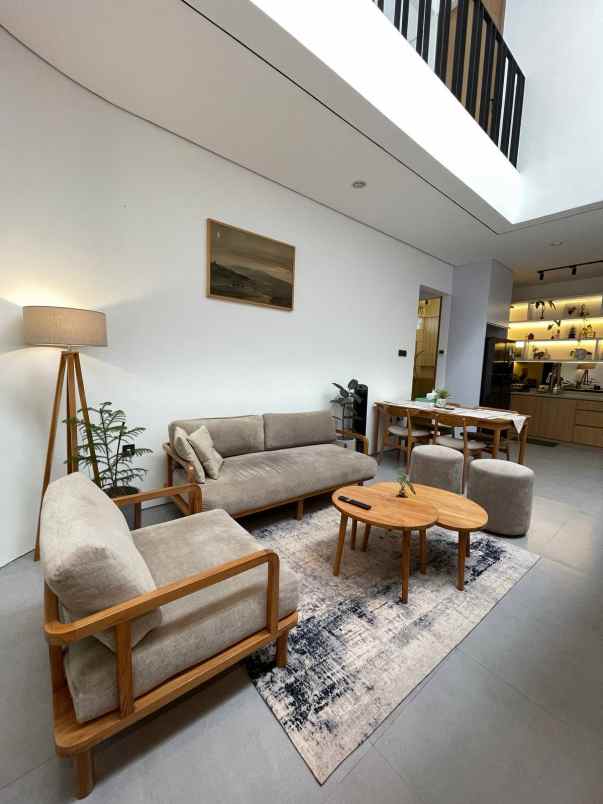 rumah mewah semi furnish dekat sleman city hall mall