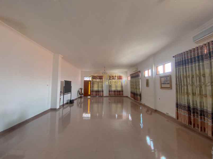 rumah mewah tanah super luas di jalan kaliurang km 9 5