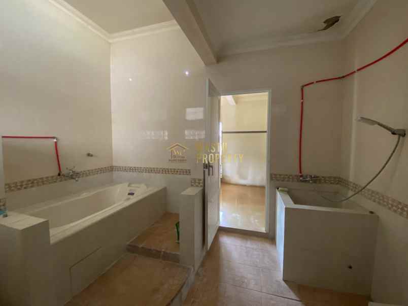 rumah mewah tanah super luas di jalan kaliurang km 9 5