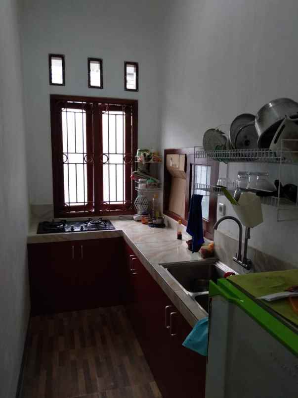 rumah minimalis dekat stasiun tol srengseng sawah