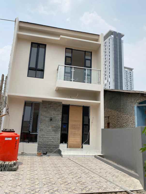 rumah minimalis modern 2 lantai ready