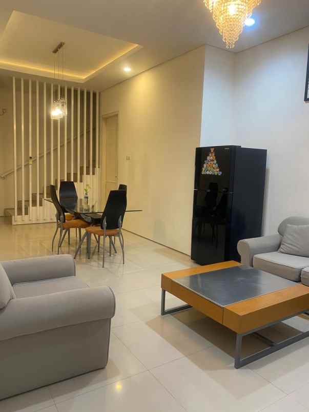 rumah minimalis royal residence cluster monticello