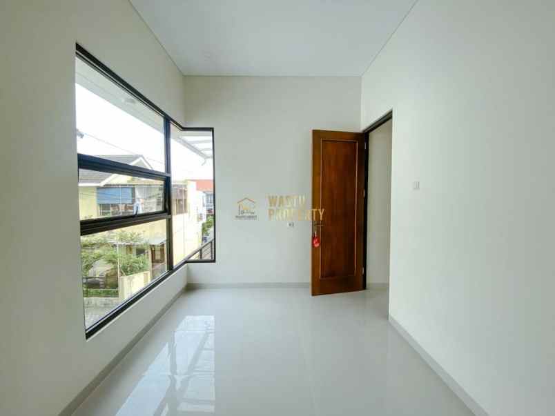 rumah modern tropis siap huni di potorono hanya 1 unit