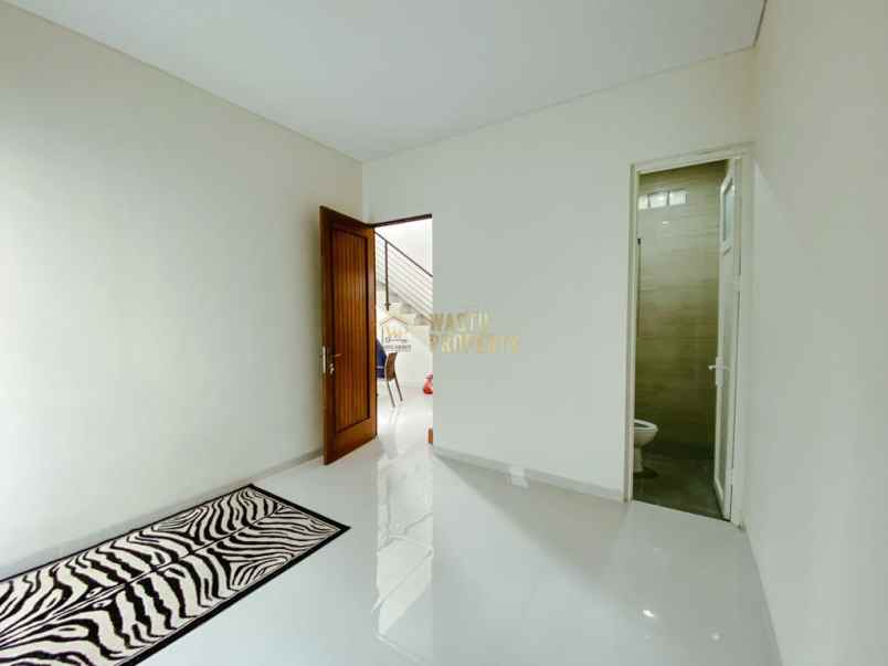 rumah modern tropis siap huni di potorono hanya 1 unit