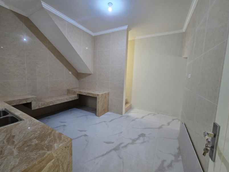 rumah pakuwon city surabaya cluster virginia regency