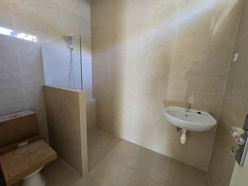 rumah pakuwon city surabaya cluster virginia regency