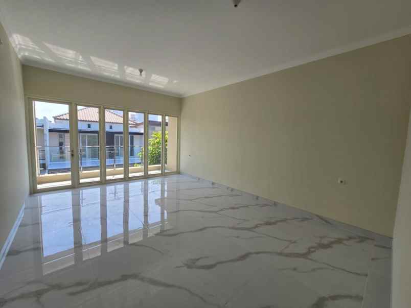 rumah pakuwon city surabaya cluster virginia regency