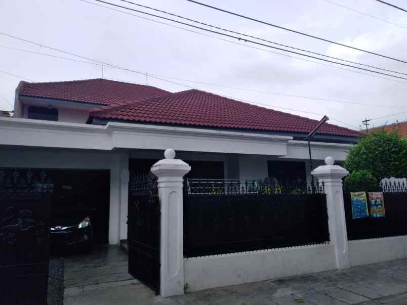 rumah petemon sidomulyo lokasi tengah kota surabaya
