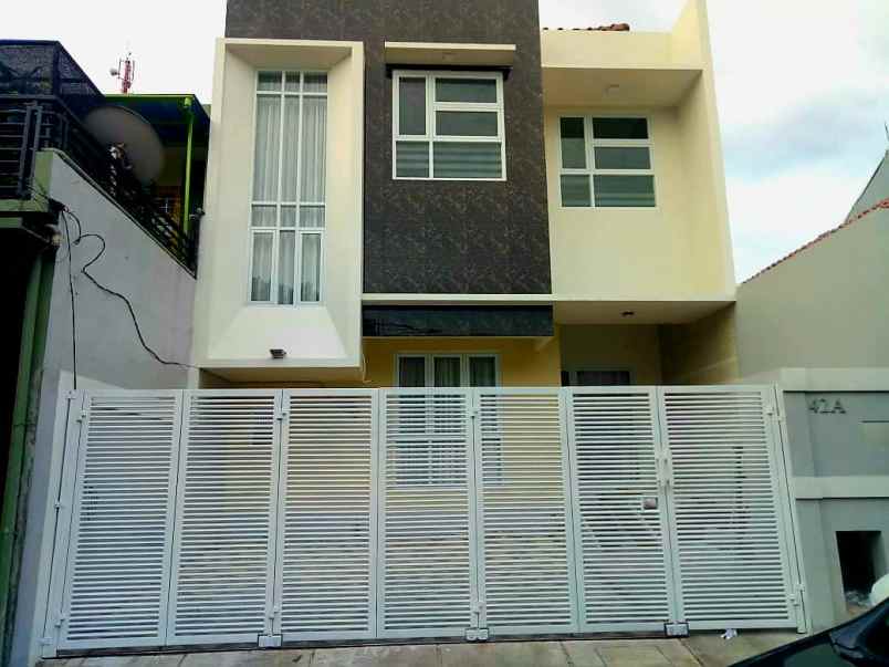 rumah poltangan pejaten timur