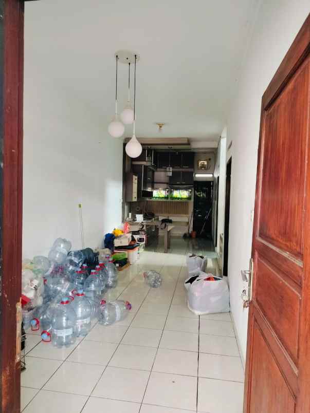 rumah sarijadi 10 menit tol pasteur 2 carpot mobil