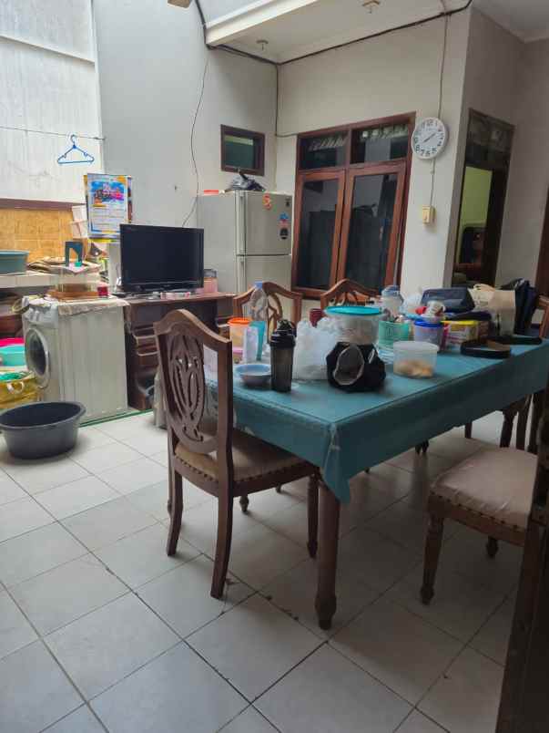 rumah sarijadi 10 menit tol pasteur halaman depan luas