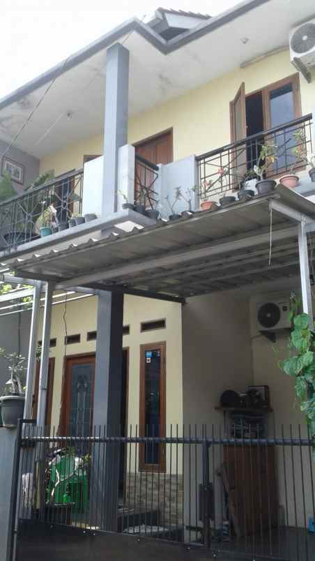 rumah second 2 lantai full furnished depok