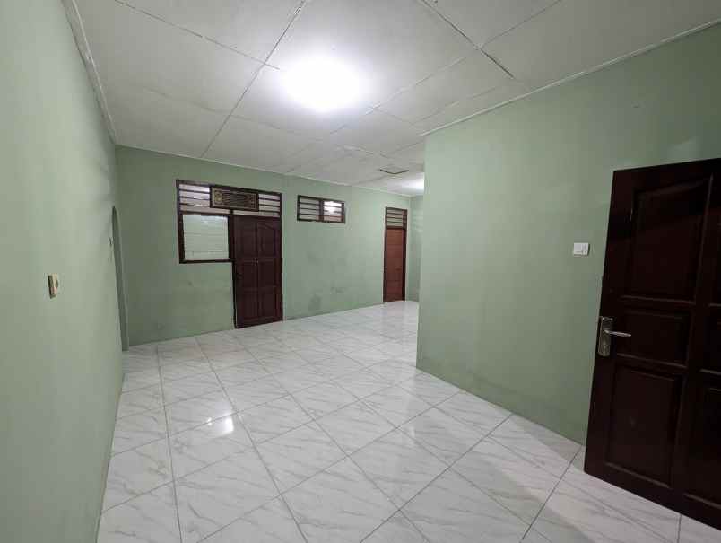 rumah second dalam perumahan di ciherang depok