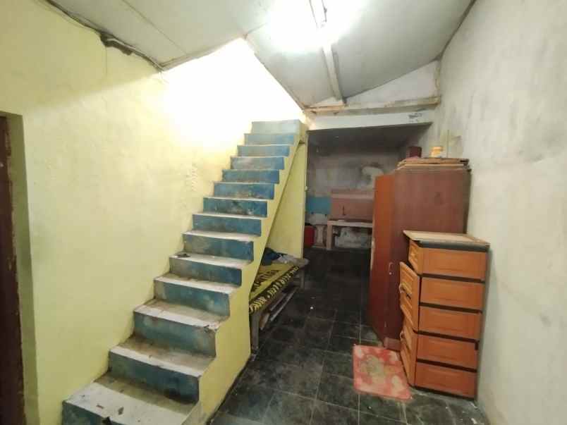 rumah second lokasi strategis dekat pasar gede solo