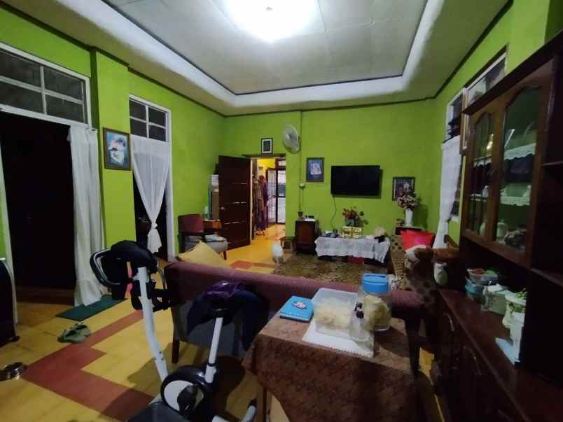 rumah second lokasi strategis dekat pasar klewer solo