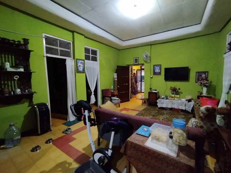 rumah second lokasi strategis dekat pasar klewer solo