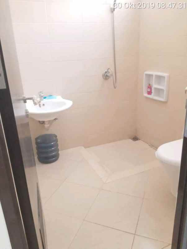 rumah second strategis di citra lake sawangan depok