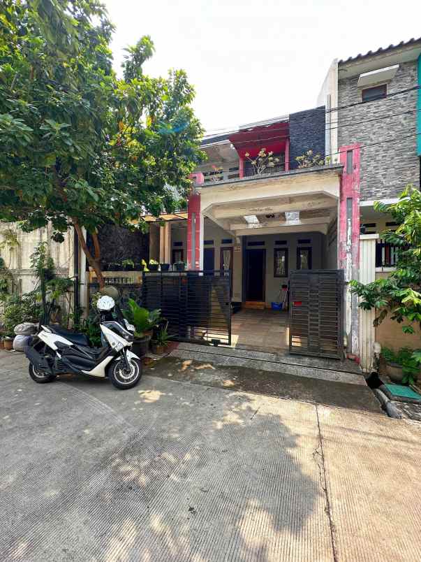 rumah second strategis pondok kelapa jakarta timur