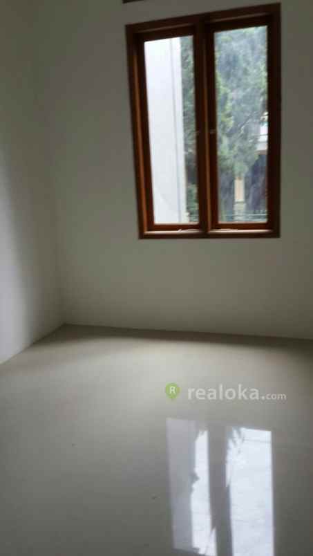 rumah setraduta setrasari