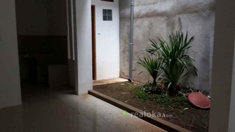 rumah setraduta setrasari