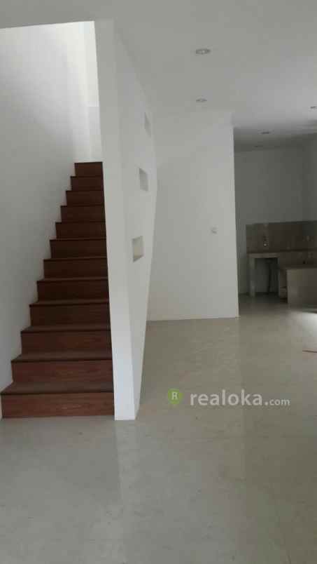 rumah setraduta setrasari